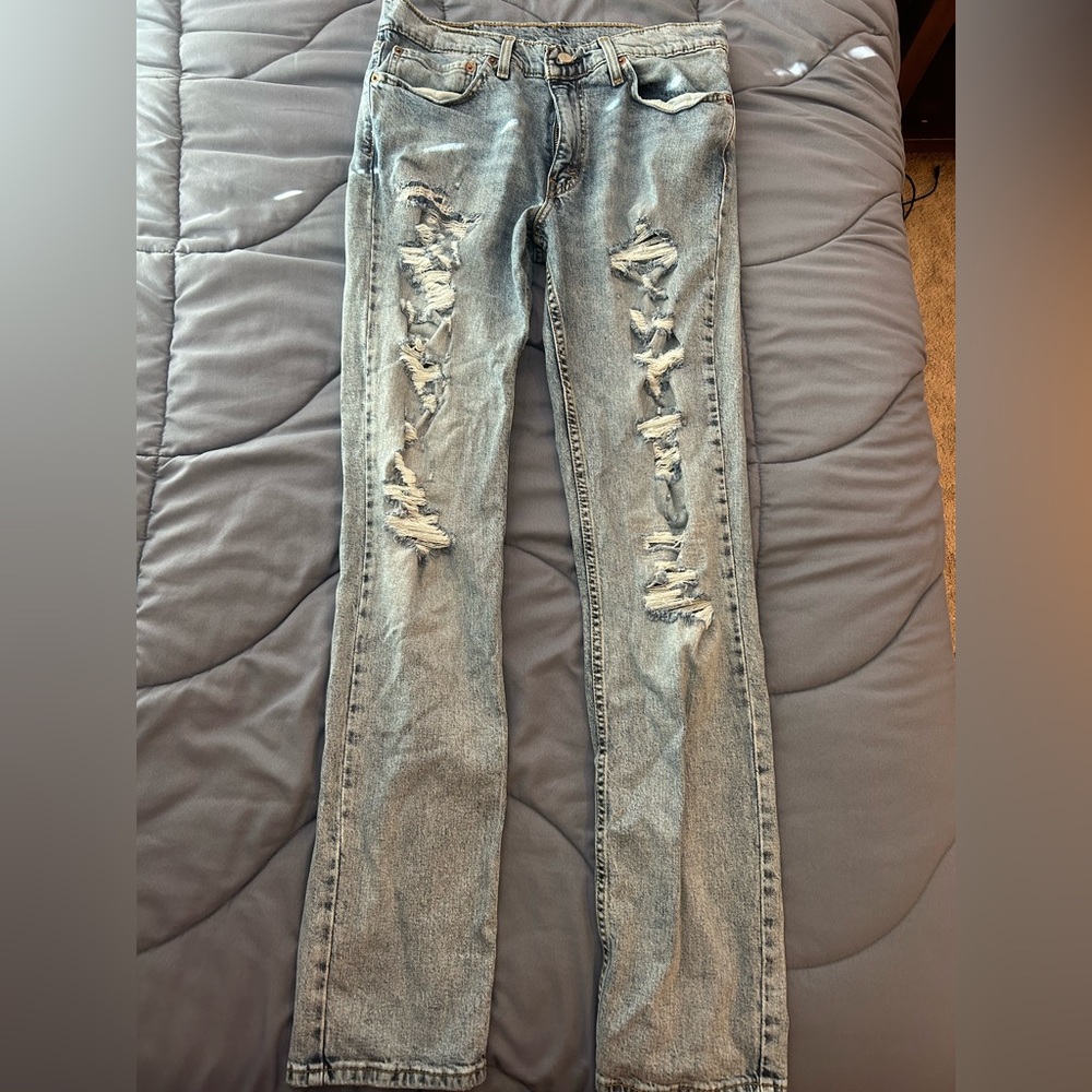 Levi’s ripped jeans